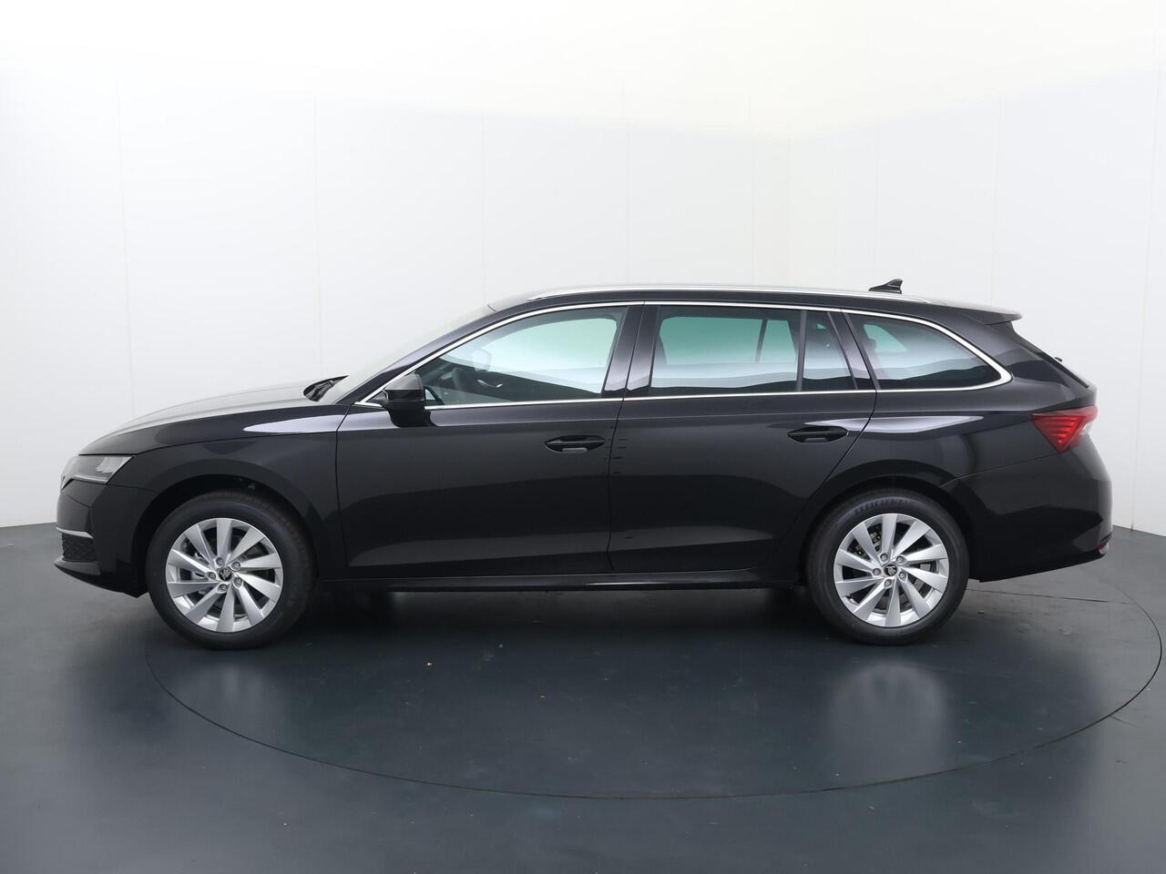 Skoda OCTAVIA Combi Business Edition 1.5 TSI 115 PK | Navigatie | Trekhaak | 17" Lichtmetalen velgen | Winter pakket | cruise control adaptief |