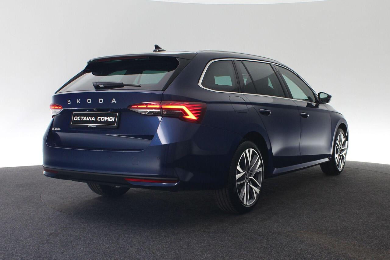 Skoda OCTAVIA combi Business Edition Plus 1.5 TSI m-HEV 85 kW / 115 PK | Speciale lak 'Storm Blue' | 18inch LMV | Trekhaak | Winterpakket | Chromepakket |