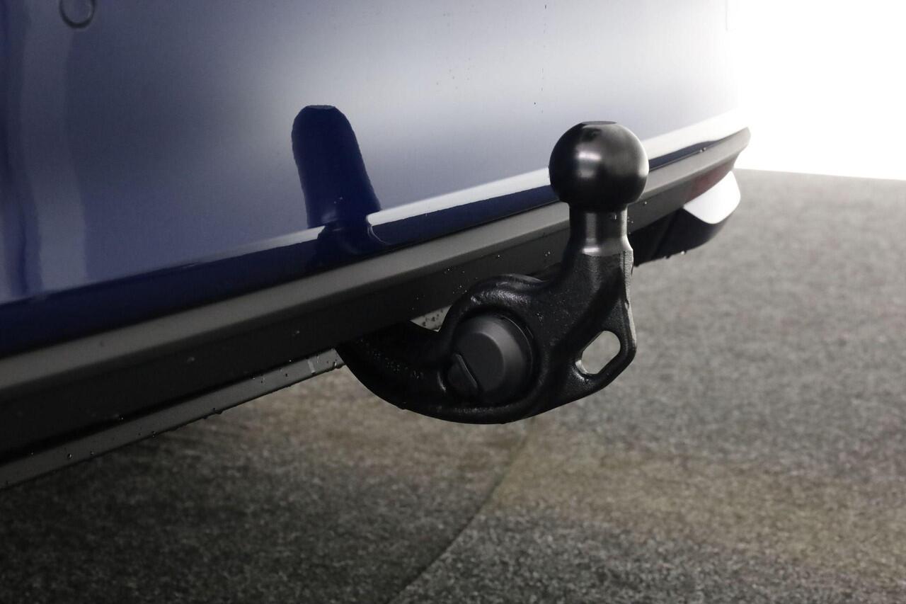 Skoda OCTAVIA combi Business Edition Plus 1.5 TSI m-HEV 85 kW / 115 PK | Speciale lak 'Storm Blue' | 18inch LMV | Trekhaak | Winterpakket | Chromepakket |