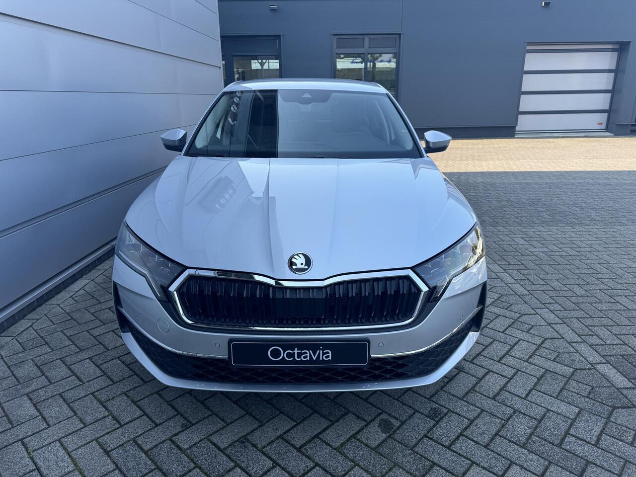 Skoda OCTAVIA Business Edition 1.5 TSI DSG | Automaat | Navigatie | Adaptieve cruise control | Apple Carplay/Android Auto | 17" lichtmetalen velgen |