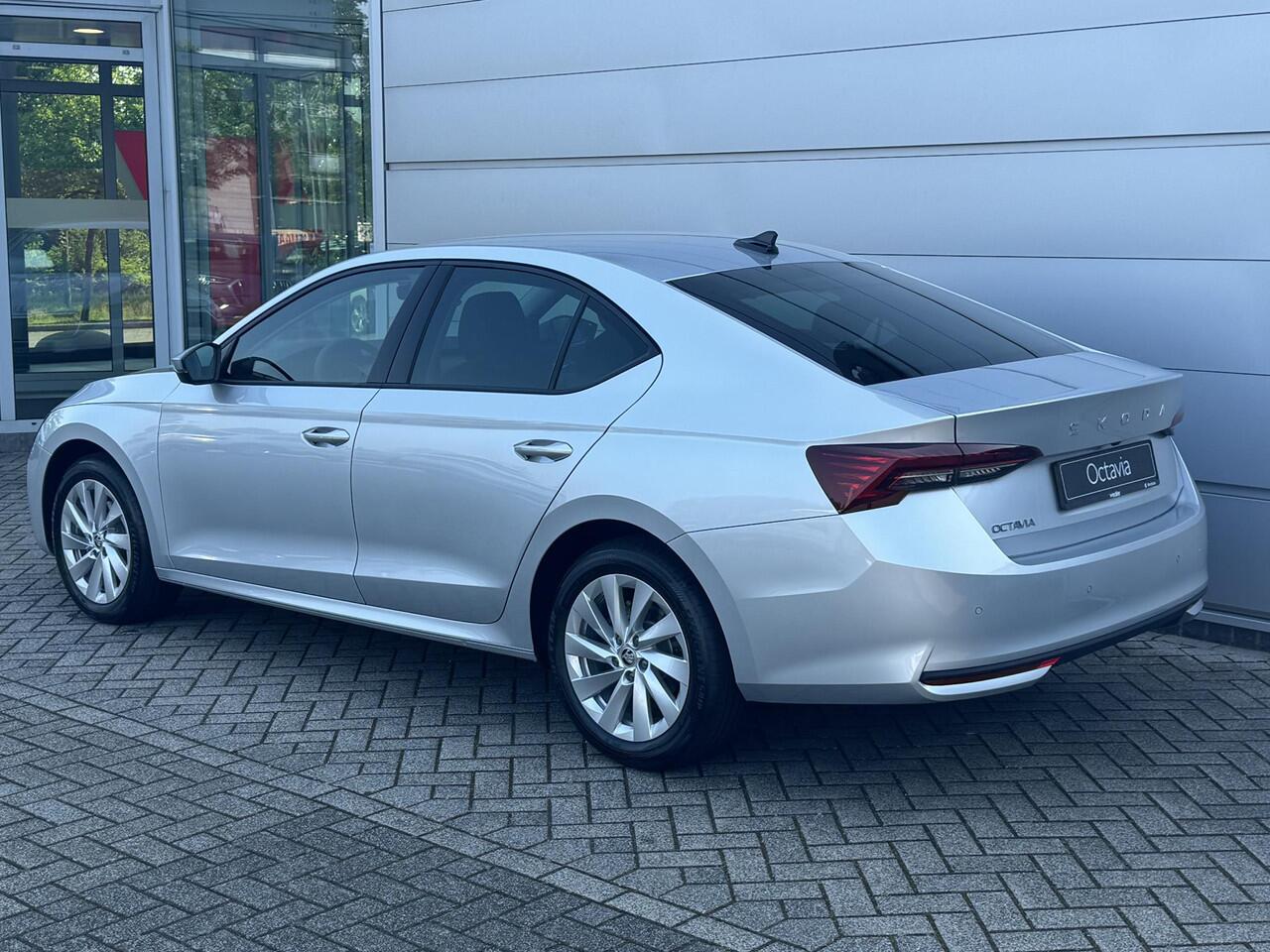 Skoda OCTAVIA Business Edition 1.5 TSI DSG | Automaat | Navigatie | Adaptieve cruise control | Apple Carplay/Android Auto | 17" lichtmetalen velgen |