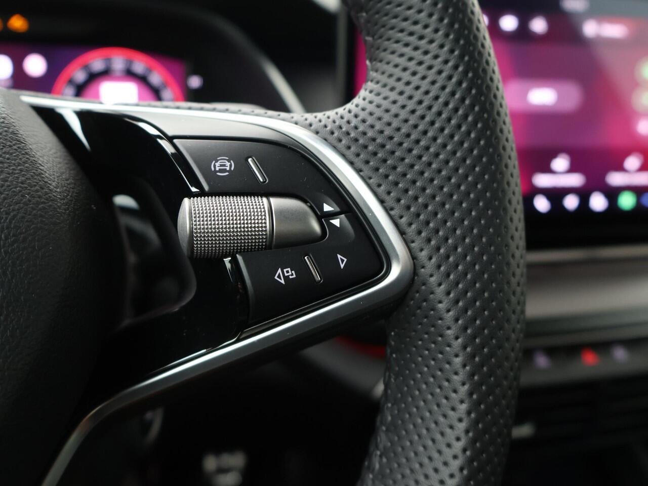 Skoda OCTAVIA Combi Sportline Tour 1.5 TSI 150 PK DSG | Automaat | Trekhaak | Navigatie & Winter pakket | ¤ 2.950 tour voordeel |