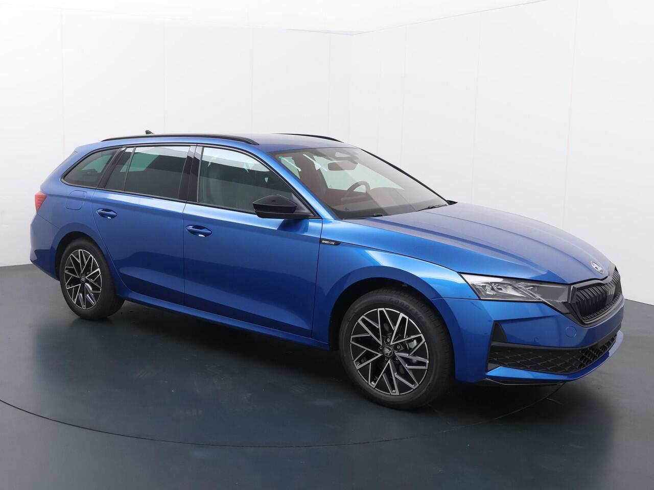 Skoda OCTAVIA Combi Sportline Tour 1.5 TSI 150 PK DSG | Automaat | Trekhaak | Navigatie & Winter pakket | ¤ 2.950 tour voordeel |