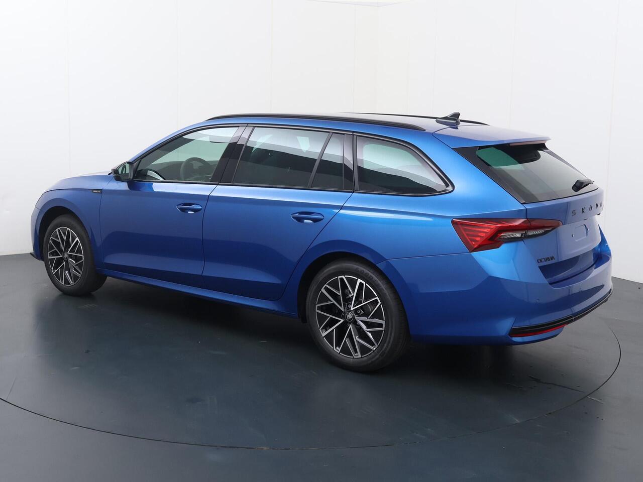 Skoda OCTAVIA Combi Sportline Tour 1.5 TSI 150 PK DSG | Automaat | Trekhaak | Navigatie & Winter pakket | ¤ 2.950 tour voordeel |