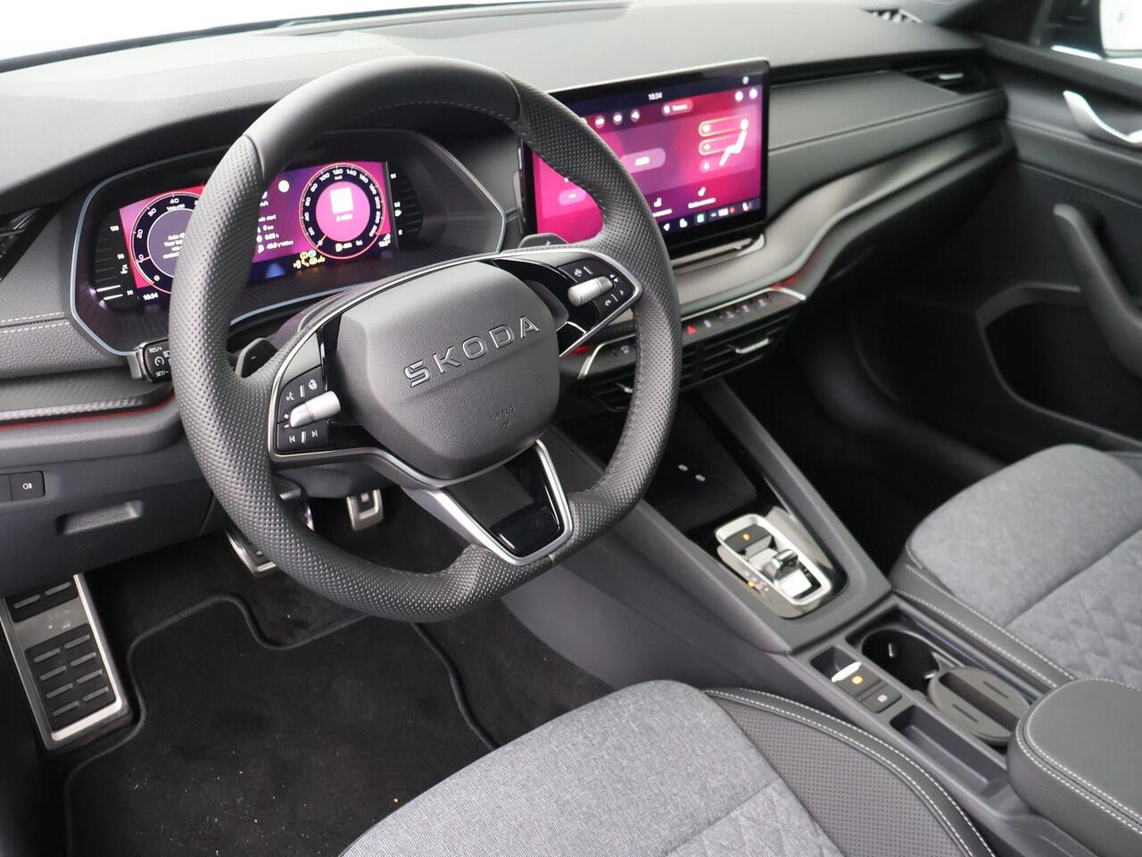 Skoda OCTAVIA Combi Sportline Tour 1.5 TSI 150 PK DSG | Automaat | Trekhaak | Navigatie & Winter pakket | ¤ 2.950 tour voordeel |