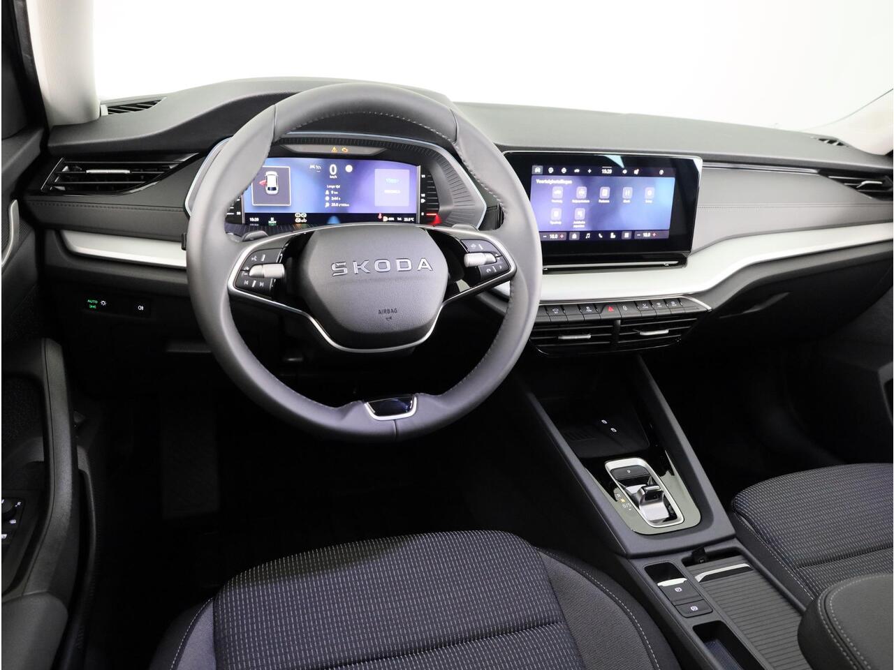 Skoda OCTAVIA Combi Business Edition m-HEV 1.5 TSI 115 pk 7 versn. DSG | Getint glas achter | Trekhaak wegklapbaar