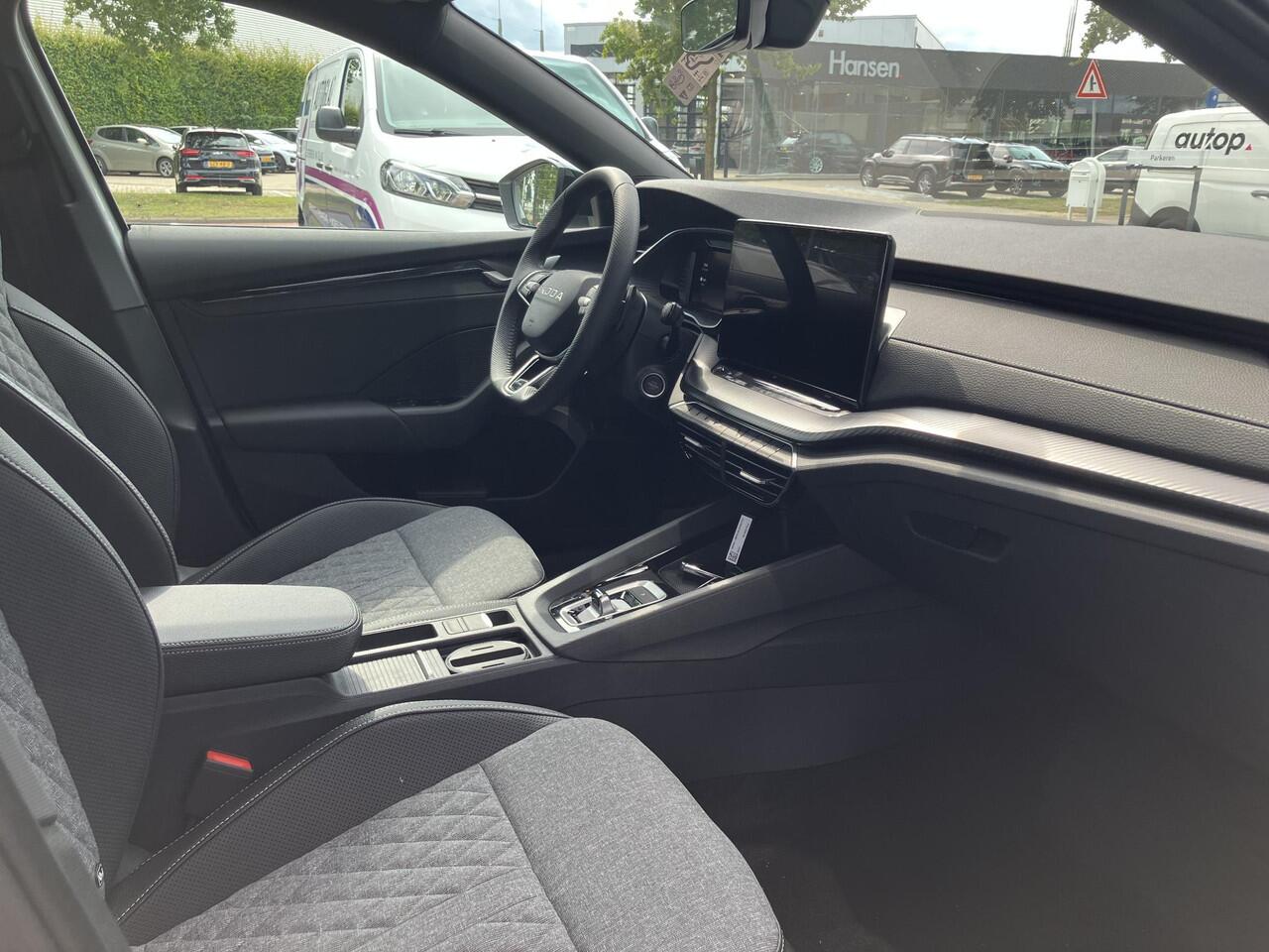 Skoda OCTAVIA Combi Sportline Tour 1.5 TSI 150 PK DSG | Automaat | Trekhaak | Navigatie & Winter pakket | ¤ 2.950 tour voordeel |