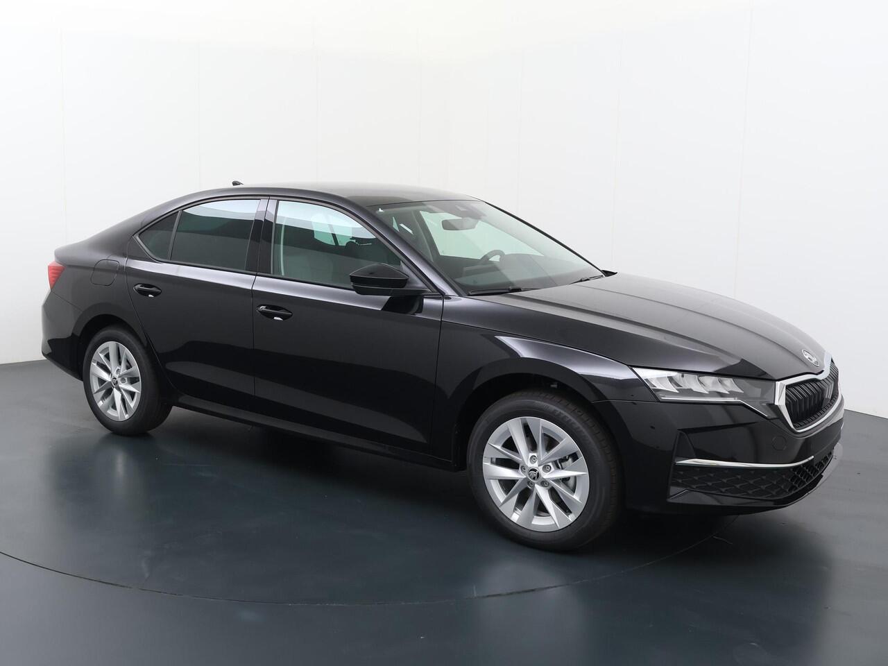 Skoda OCTAVIA Business Edition 1.5 TSI DSG | Automaat | Navigatie | Adaptieve cruise control | Apple Carplay/Android Auto | 17" lichtmetalen velgen |