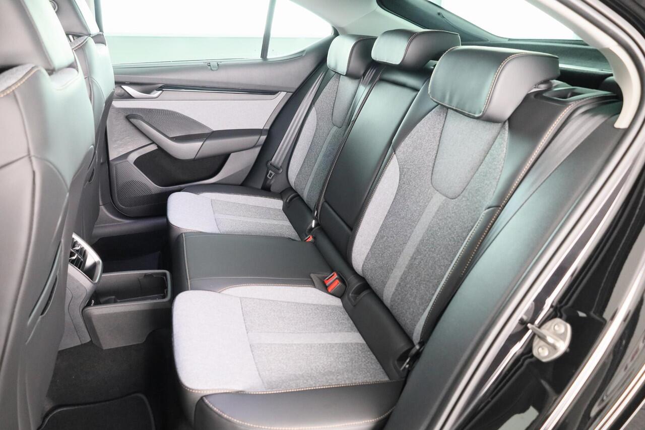 Skoda OCTAVIA Business Edition 1.5 TSI M-HEV 115pk DSG | Private lease vanaf 731,-- | Parkeercamera | 17 inch Lichtmetalen velgen | Verwarmbare voorstoelen | 13 inch display | Adaptieve Cruise Control