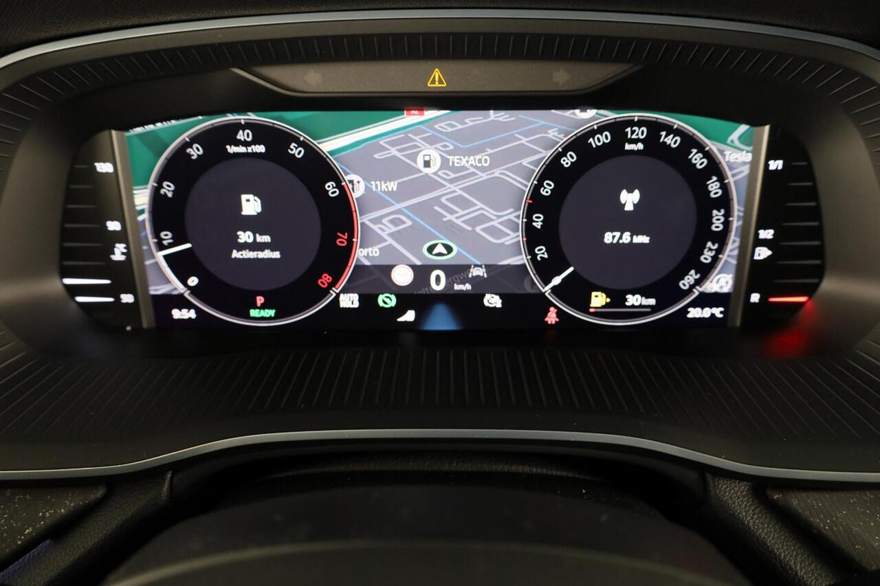 Skoda OCTAVIA Business Edition 1.5 TSI M-HEV 115pk DSG | Private lease vanaf 731,-- | Parkeercamera | 17 inch Lichtmetalen velgen | Verwarmbare voorstoelen | 13 inch display | Adaptieve Cruise Control