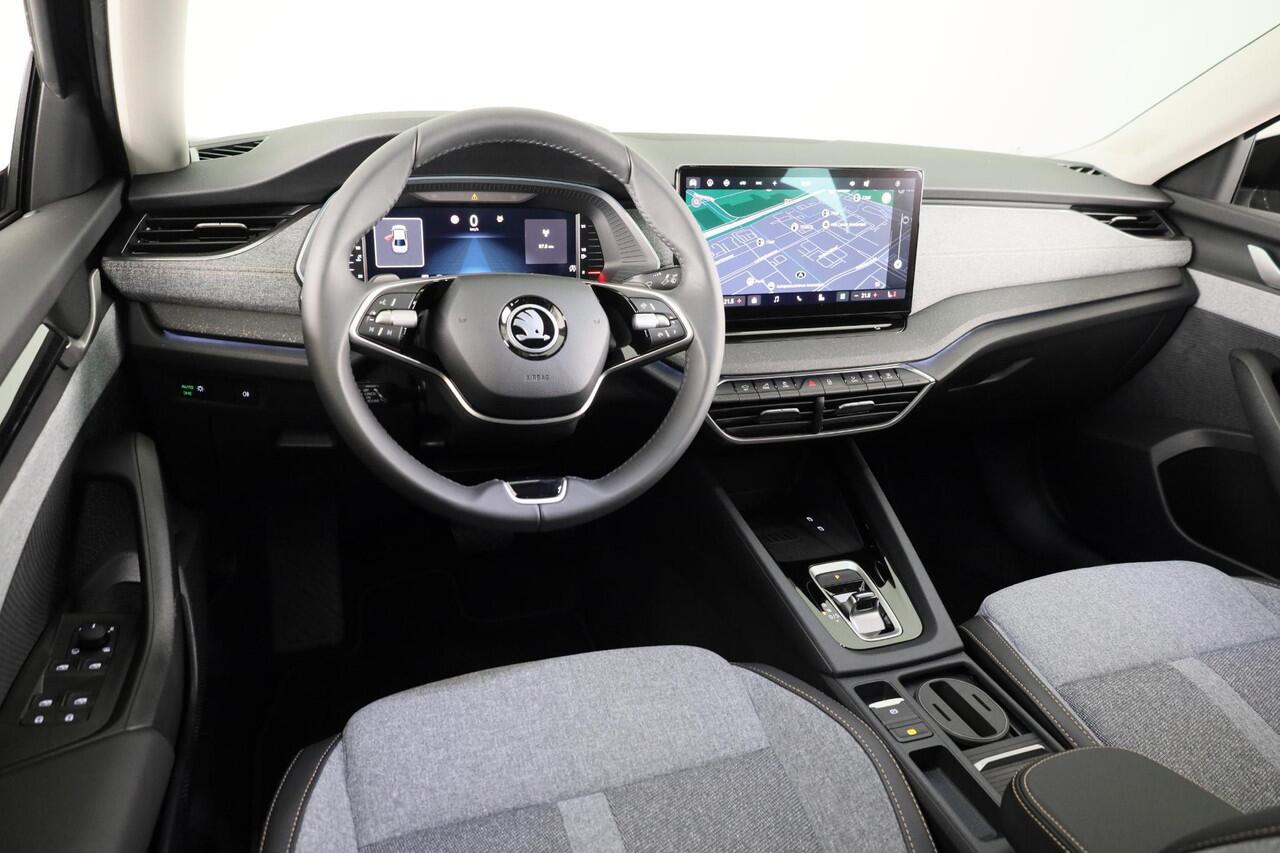 Skoda OCTAVIA Business Edition 1.5 TSI M-HEV 115pk DSG | Private lease vanaf 731,-- | Parkeercamera | 17 inch Lichtmetalen velgen | Verwarmbare voorstoelen | 13 inch display | Adaptieve Cruise Control