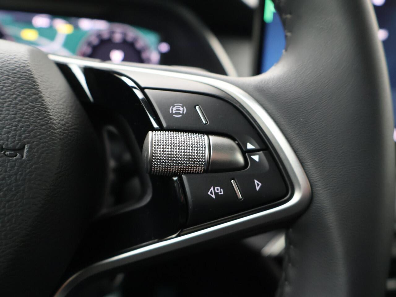 Skoda OCTAVIA Combi First Black Styling Pakket 1.5 TSI DSG | Automaat | Navigatie | Adaptieve cruise control | Apple Carplay/Android Auto | 18" lichtmetalen velgen |