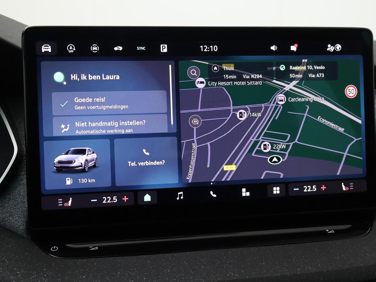 Skoda OCTAVIA Combi First Black Styling Pakket 1.5 TSI DSG | Automaat | Navigatie | Adaptieve cruise control | Apple Carplay/Android Auto | 18" lichtmetalen velgen |