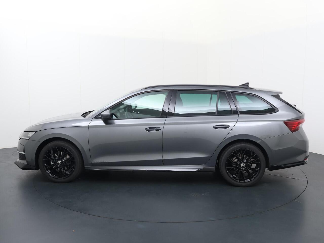 Skoda OCTAVIA Combi First Black Styling Pakket 1.5 TSI DSG | Automaat | Navigatie | Adaptieve cruise control | Apple Carplay/Android Auto | 18" lichtmetalen velgen |