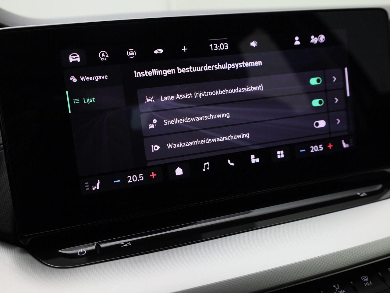 Skoda OCTAVIA Combi 1.5TSI/150PK MHEV Selection DSG · Trekhaak · Camera · Apple/Android Car Play · Achterbank verwarmd · Keyless · Garantie tot januari 2027