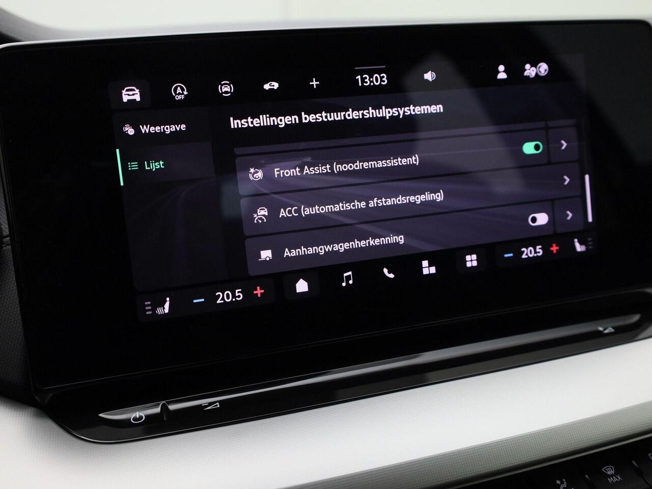 Skoda OCTAVIA Combi 1.5TSI/150PK MHEV Selection DSG · Trekhaak · Camera · Apple/Android Car Play · Achterbank verwarmd · Keyless · Garantie tot januari 2027