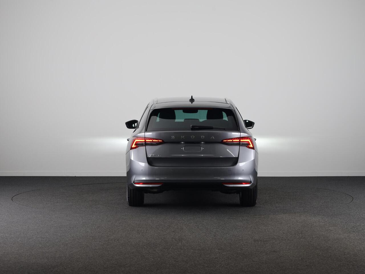 Skoda OCTAVIA Combi Business Edition Plus m-HEV 1.5 TSI 115 pk 7 versn. DSG | Trekhaak | Stoel- & Stuurverwarming | 13 inch Display | Adaptive Cruise Control |