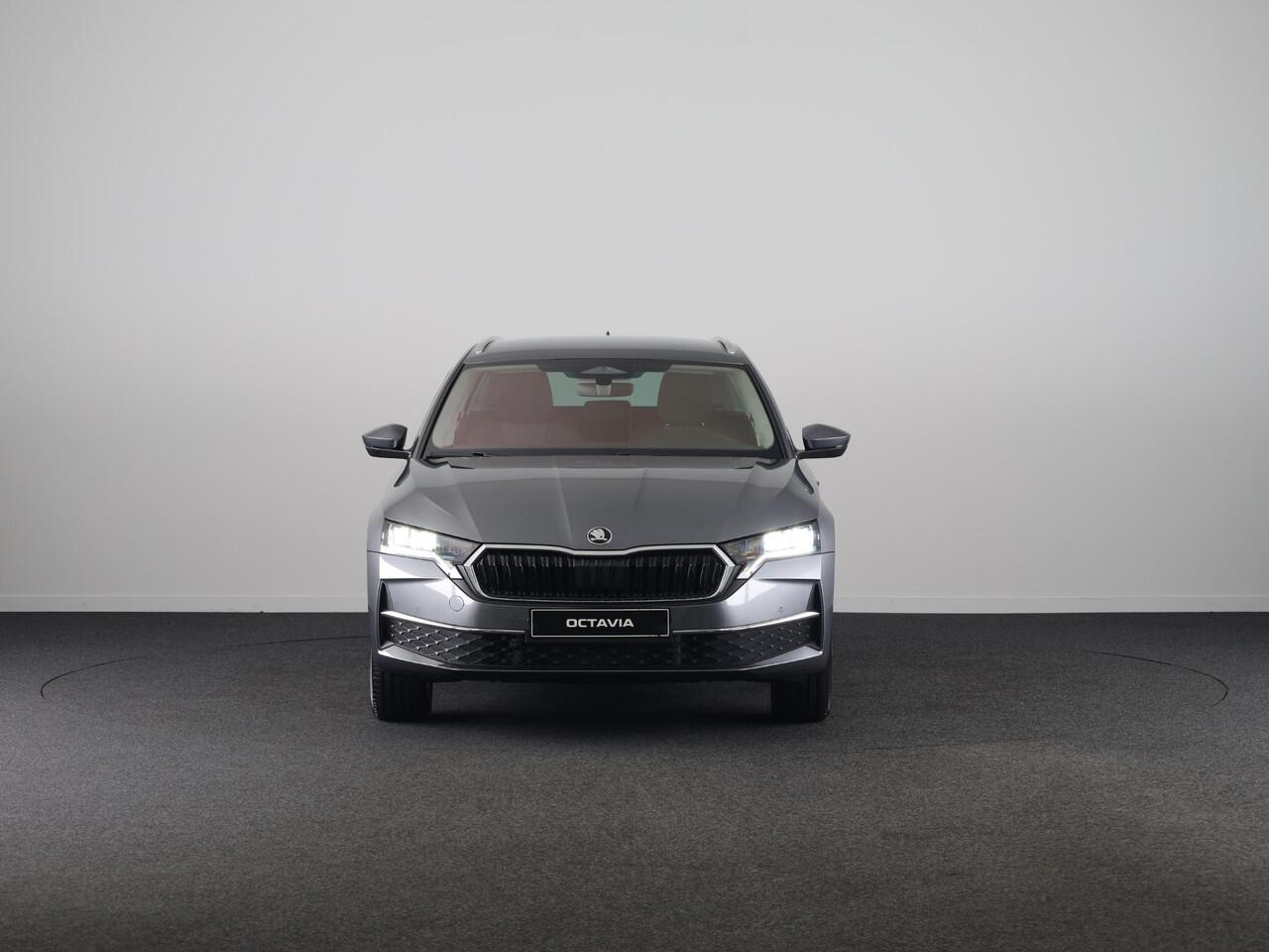 Skoda OCTAVIA Combi Business Edition Plus m-HEV 1.5 TSI 115 pk 7 versn. DSG | Trekhaak | Stoel- & Stuurverwarming | 13 inch Display | Adaptive Cruise Control |