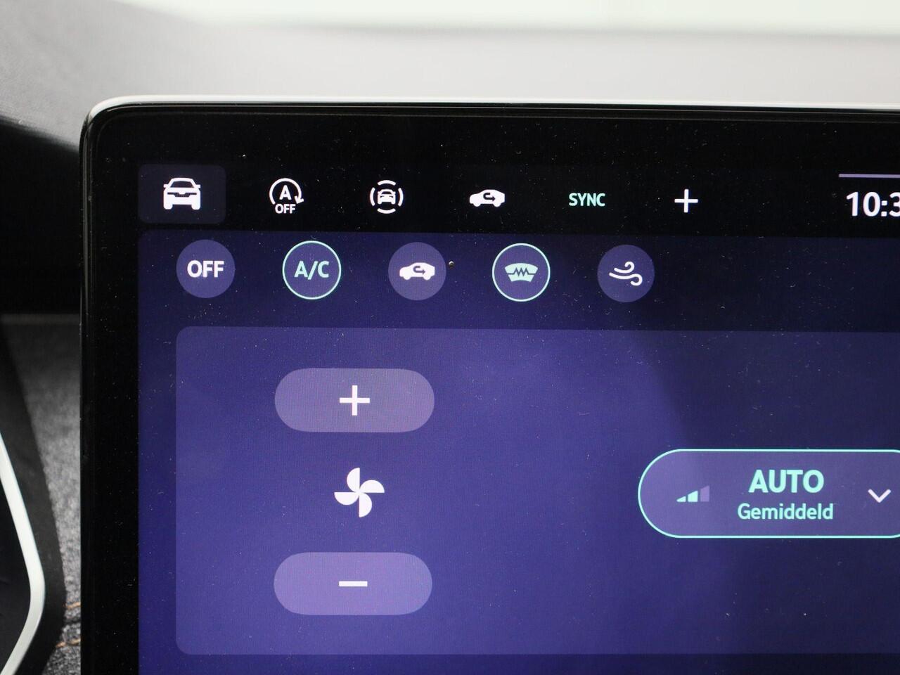 Skoda OCTAVIA Combi 1.5TSI/150PK MHEV FL Selection DSG · Panoramadak · Navigatie · Zittingen- & stuurverwarming · Apple/Android Car Play · Garantie tot februari 2029 of 60000km