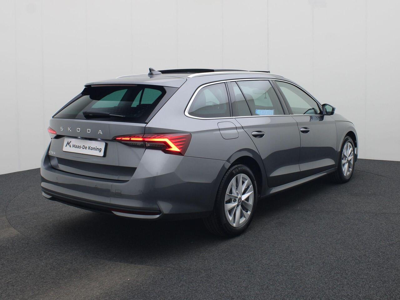 Skoda OCTAVIA Combi 1.5TSI/150PK MHEV Selection DSG · Panoramadak · Apple/Android Car Play · Camera + Parkeersensoren · Garantie tot februari 2029 of 60.000km