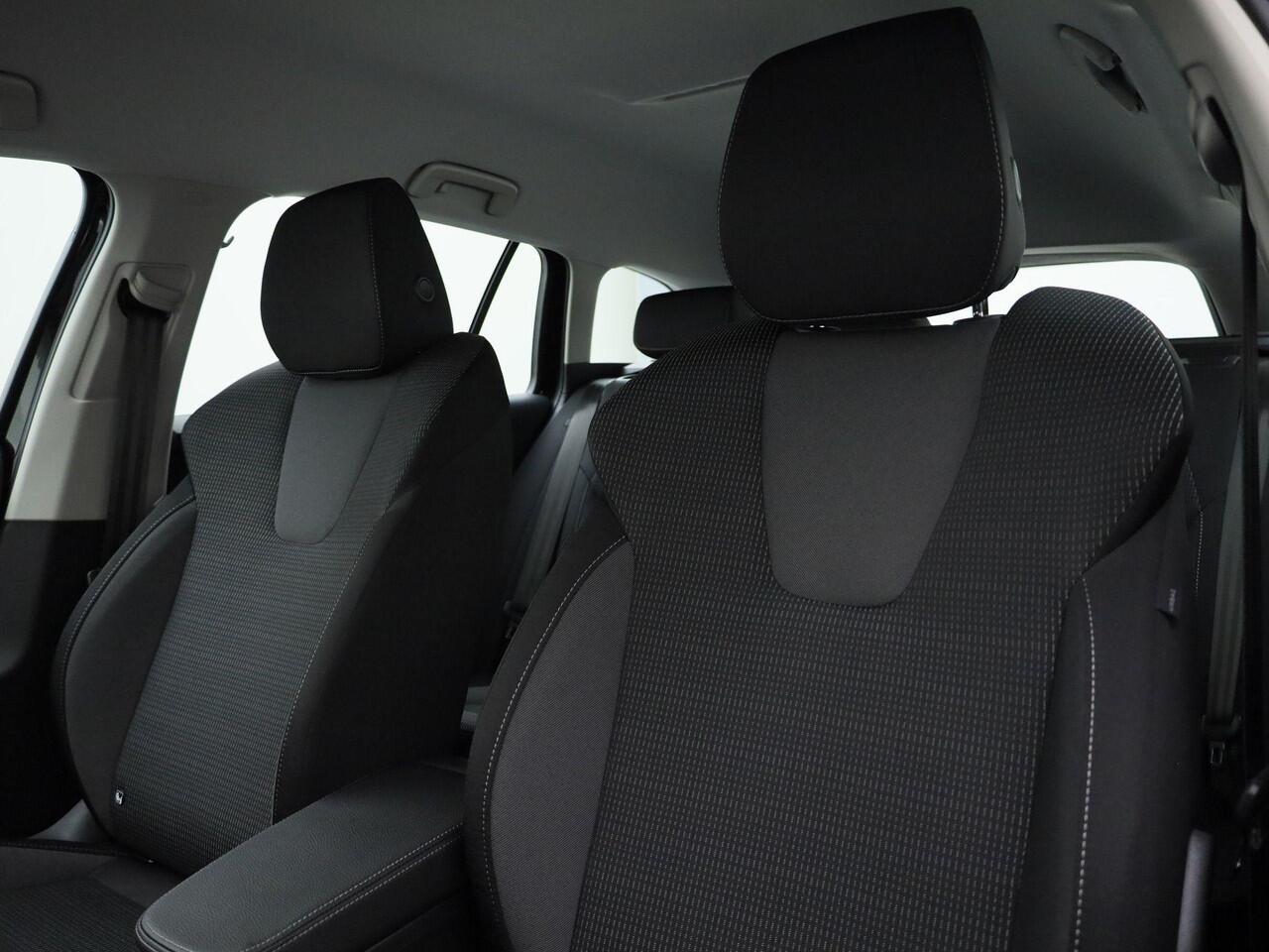 Skoda OCTAVIA Combi 1.5eTSI/150PK MHEV Selection DSG · Camera + Parkeersensoren · Stoel-/stuurverwarming · Trekhaak · Garantie tot januari 2027