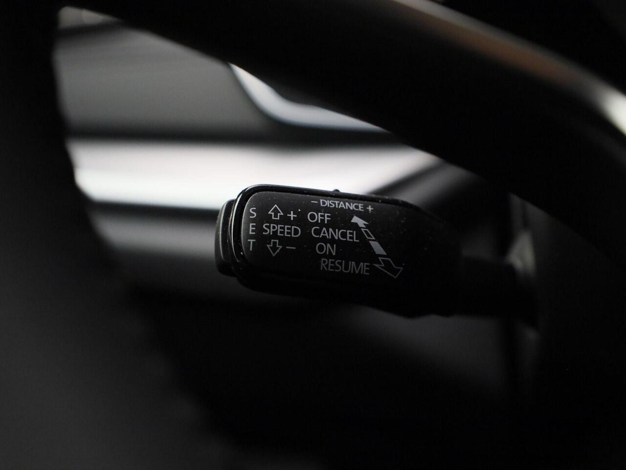 Skoda OCTAVIA Combi 1.5eTSI/150PK MHEV Selection DSG · Camera + Parkeersensoren · Stoel-/stuurverwarming · Trekhaak · Garantie tot januari 2027