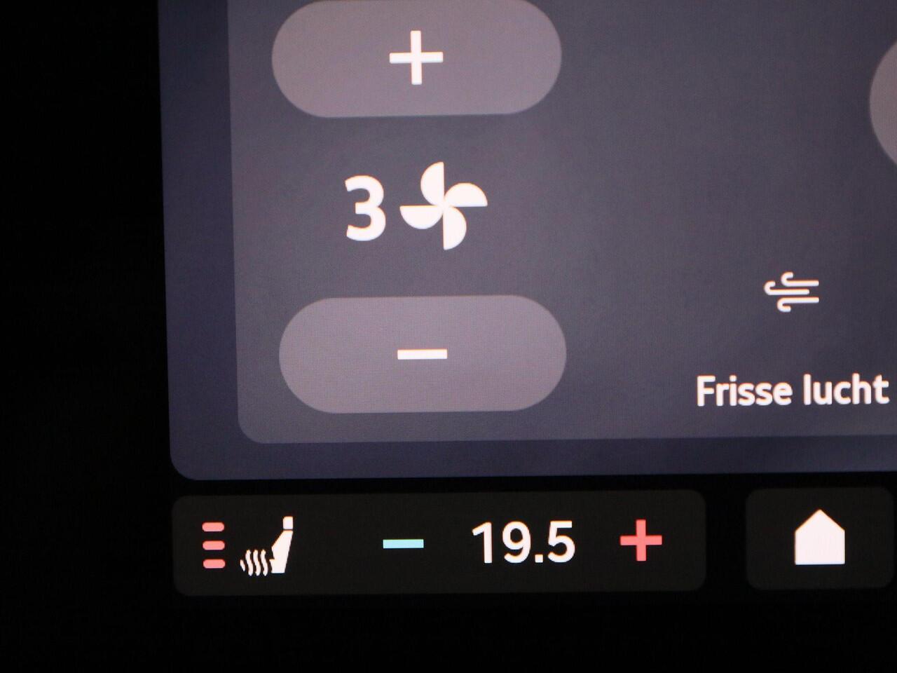 Skoda OCTAVIA Combi 1.5eTSI/150PK MHEV Selection DSG · Camera + Parkeersensoren · Stoel-/stuurverwarming · Trekhaak · Garantie tot januari 2027