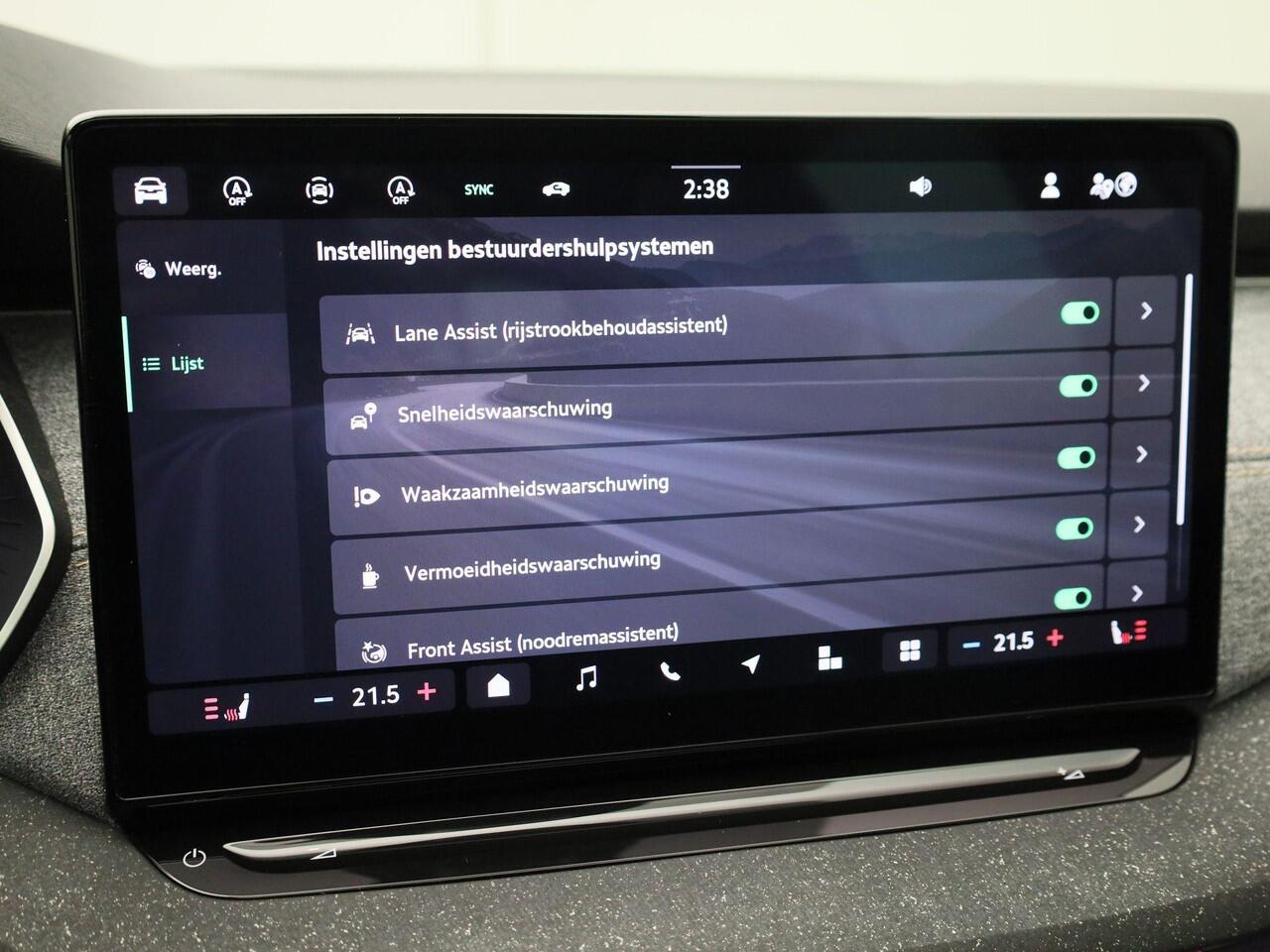 Skoda OCTAVIA Combi 1.5TSI/150PK MHEV Selection DSG · Panoramadak · Apple/Android Car Play · Camera + Parkeersensoren · Garantie tot februari 2029 of 60.000km