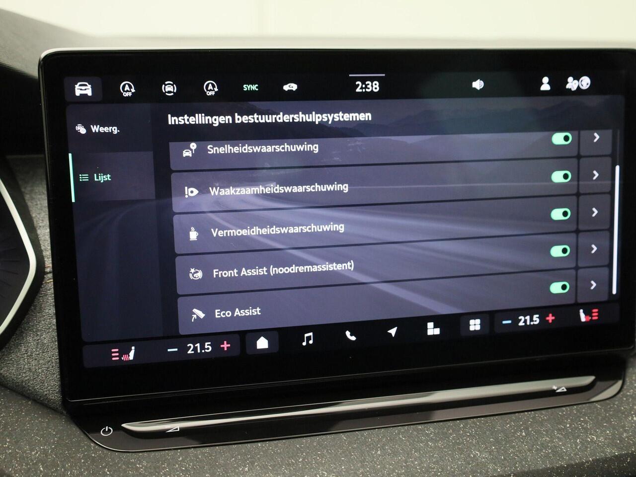 Skoda OCTAVIA Combi 1.5TSI/150PK MHEV Selection DSG · Panoramadak · Apple/Android Car Play · Camera + Parkeersensoren · Garantie tot februari 2029 of 60.000km