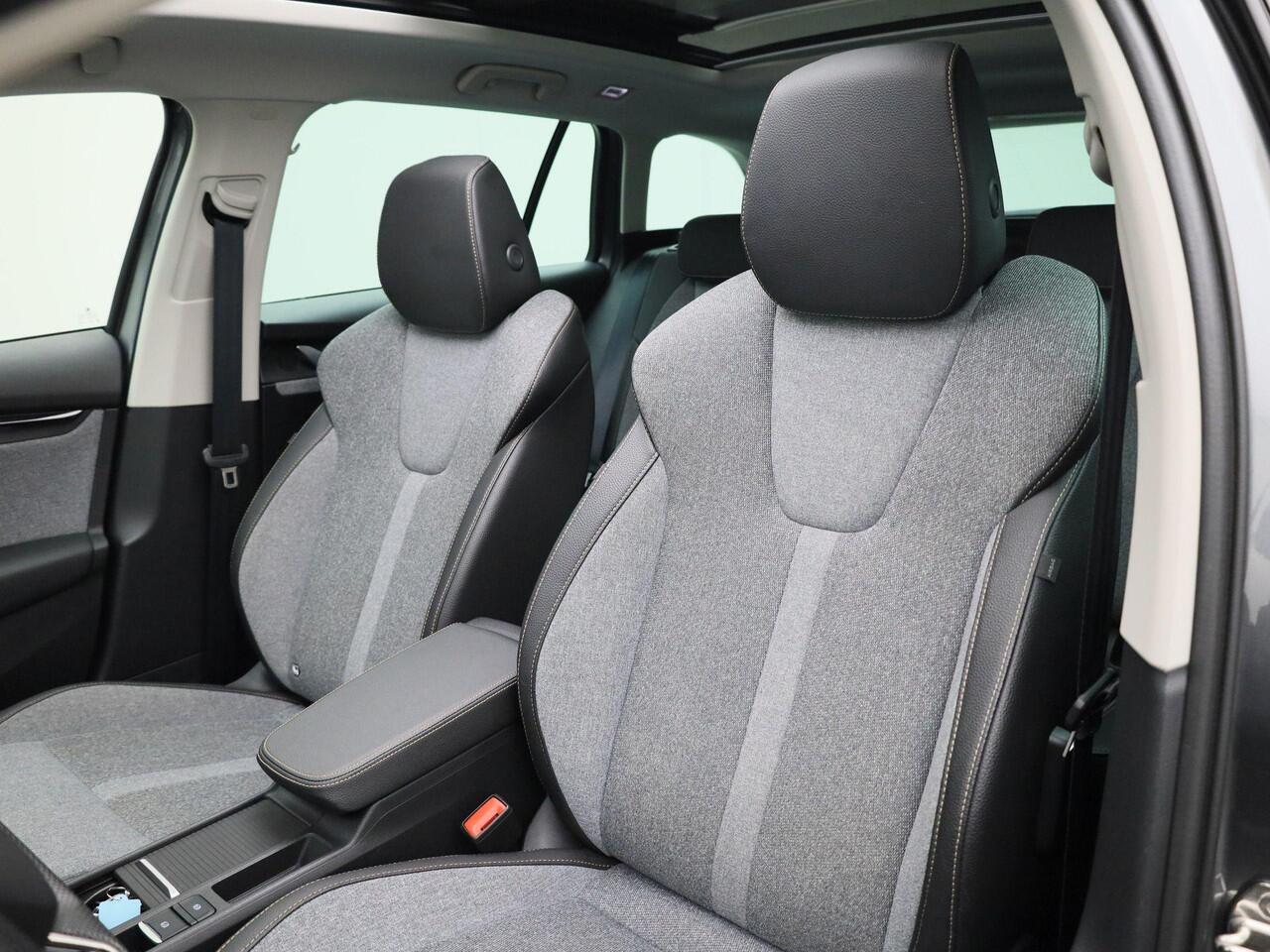 Skoda OCTAVIA Combi 1.5TSI/150PK MHEV Selection DSG · Panoramadak · Apple/Android Car Play · Camera + Parkeersensoren · Garantie tot februari 2029 of 60.000km