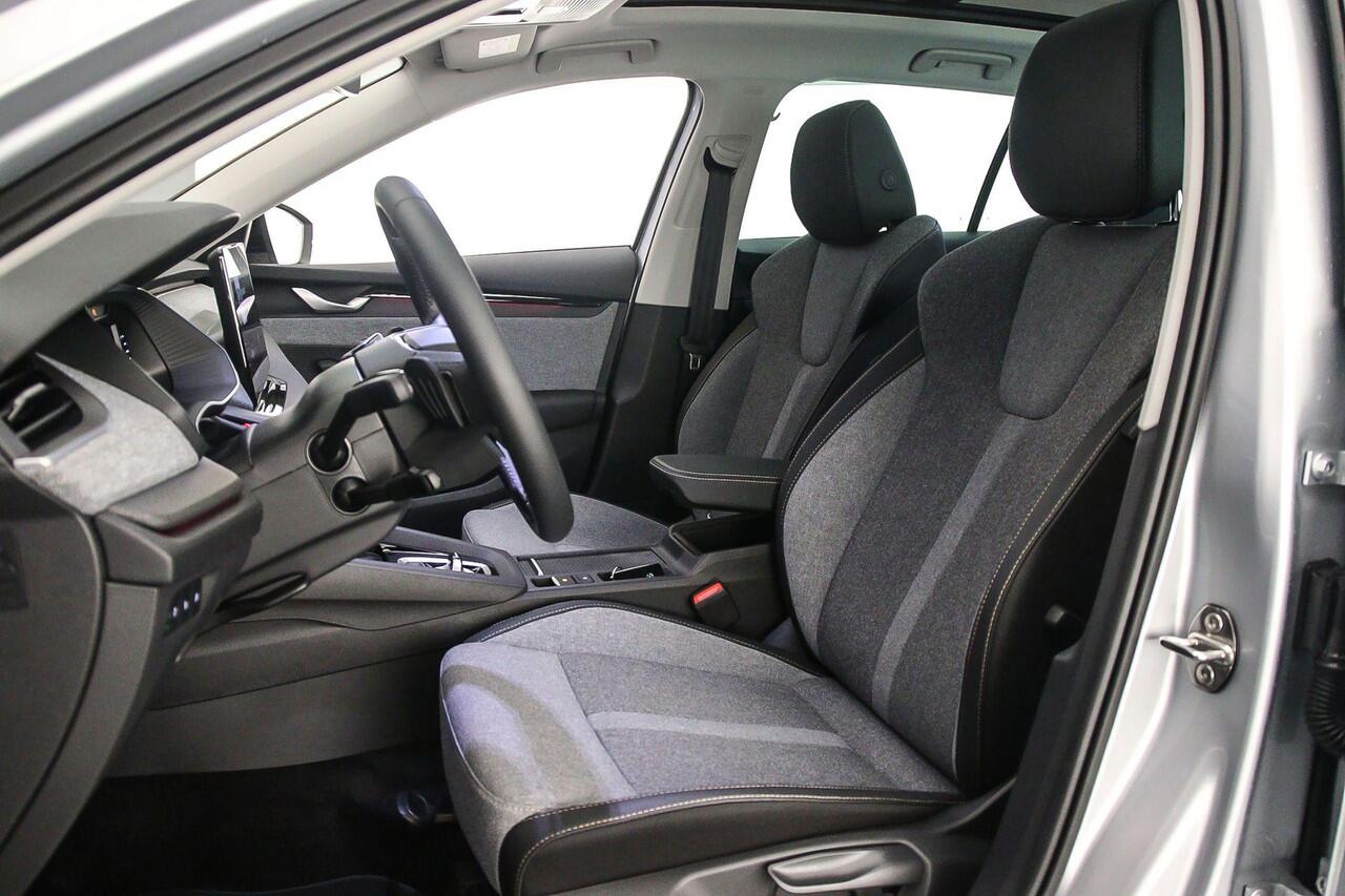 Skoda OCTAVIA Combi Business Edition Plus 1.5 eTSI 115pk DSG Automaat Trekhaak, Panoramadak, Adaptive cruise control, Navigatie, LED matrix koplampen, Achteruitrijcamera