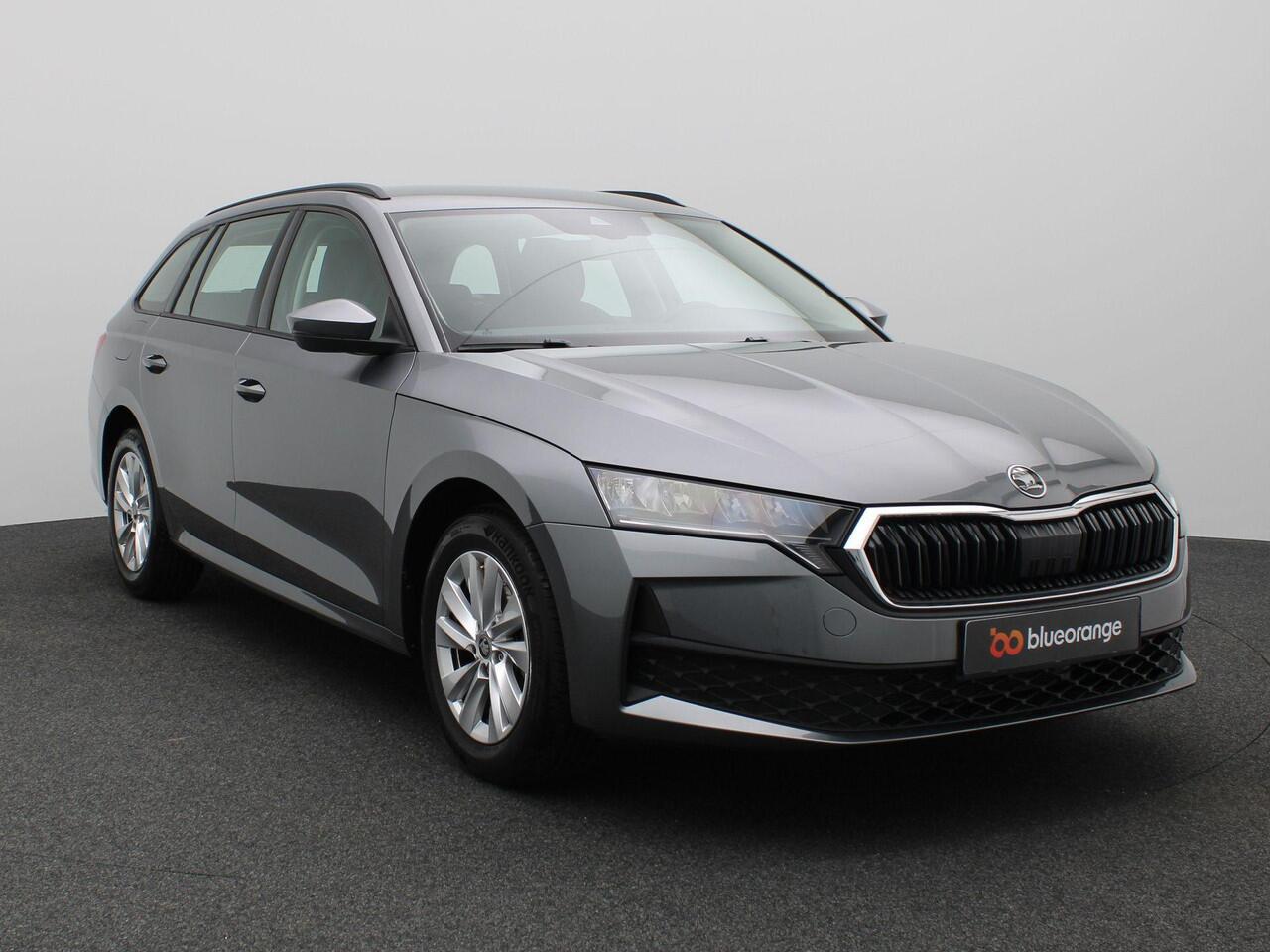 Skoda OCTAVIA Combi 1.5 TSI Edition 115PK Trekhaak, Parkeersensoren Achter, Stoelverwarming, Navi via Apple Carplay/Android Auto, Virtual Cockpit, 18" LM Velgen