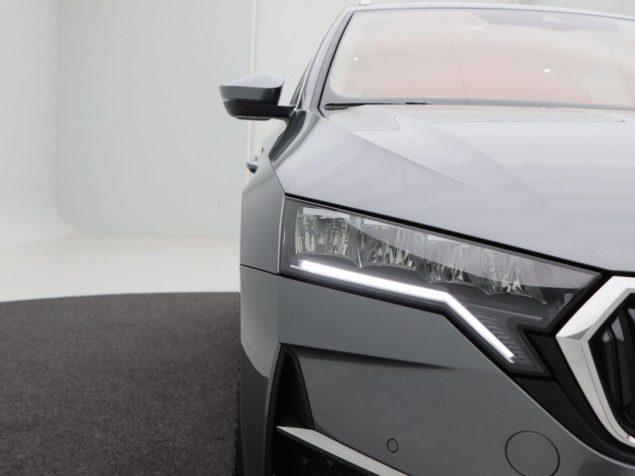 Skoda OCTAVIA Combi 1.5 TSi 150 Pk Automaat Business Edition Plus | Panoramadak | Virtual Cockpit | Elektrische Achterklep | Camera | Keyless | 17 Inch | 19.433 Km!!