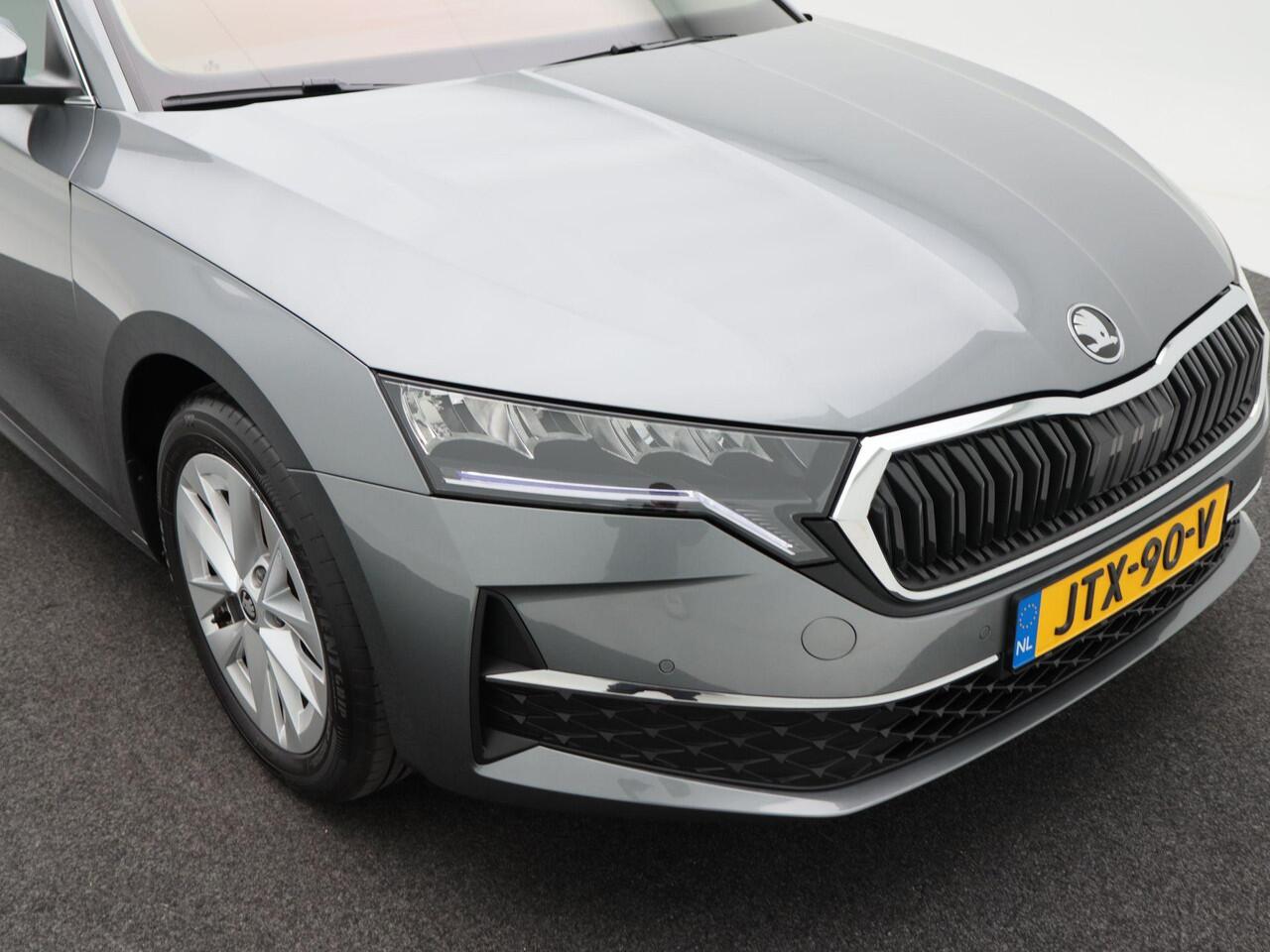 Skoda OCTAVIA Combi 1.5 TSi 150 Pk Automaat Business Edition Plus | Panoramadak | Virtual Cockpit | Elektrische Achterklep | Camera | Keyless | 17 Inch | 19.433 Km!!