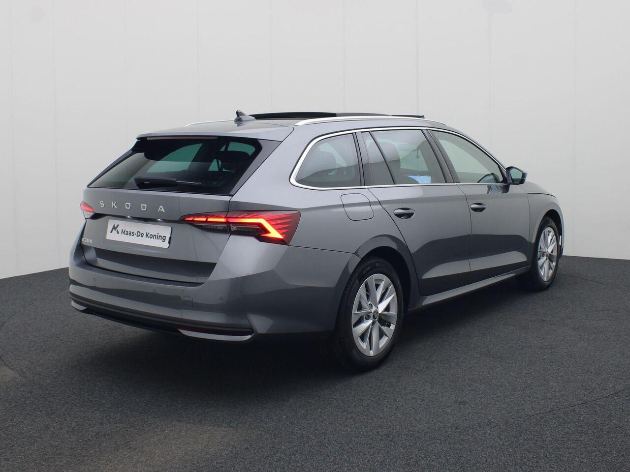 Skoda OCTAVIA Combi 1.5TSI/150PK MHEV FL Selection DSG · Panoramadak · Navigatie · Zittingen- & stuurverwarming · Apple/Android Car Play · Garantie tot februari 2029 of 60000km