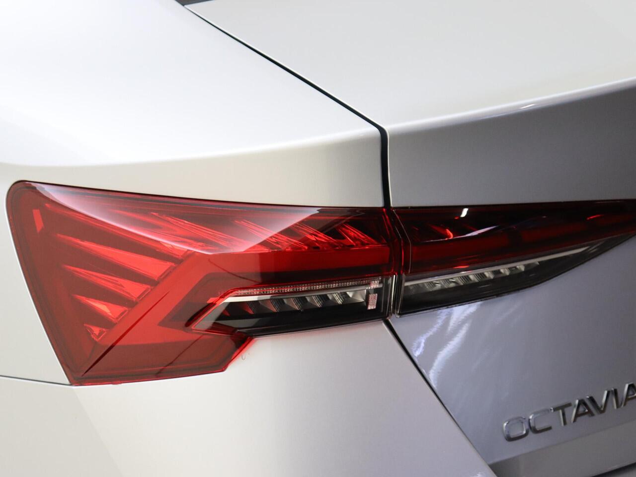 Skoda OCTAVIA 1.5 TSI MHEV Business Edition