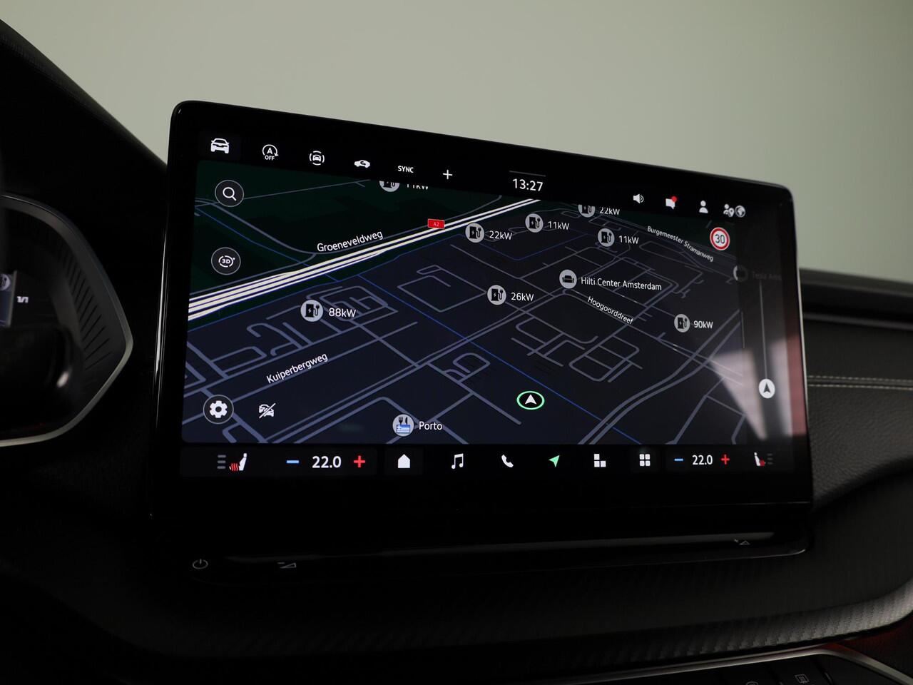 Skoda OCTAVIA Combi Sportline Tour m-HEV 1.5 TSI 150 pk 7 versn. DSG | Schuif/kanteldak | Travel assist | Trekhaak wegklapbaar