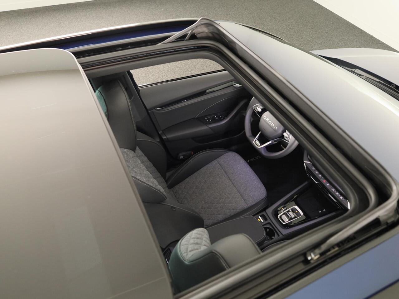 Skoda OCTAVIA Combi Sportline Tour m-HEV 1.5 TSI 150 pk 7 versn. DSG | Schuif/kanteldak | Travel assist | Trekhaak wegklapbaar