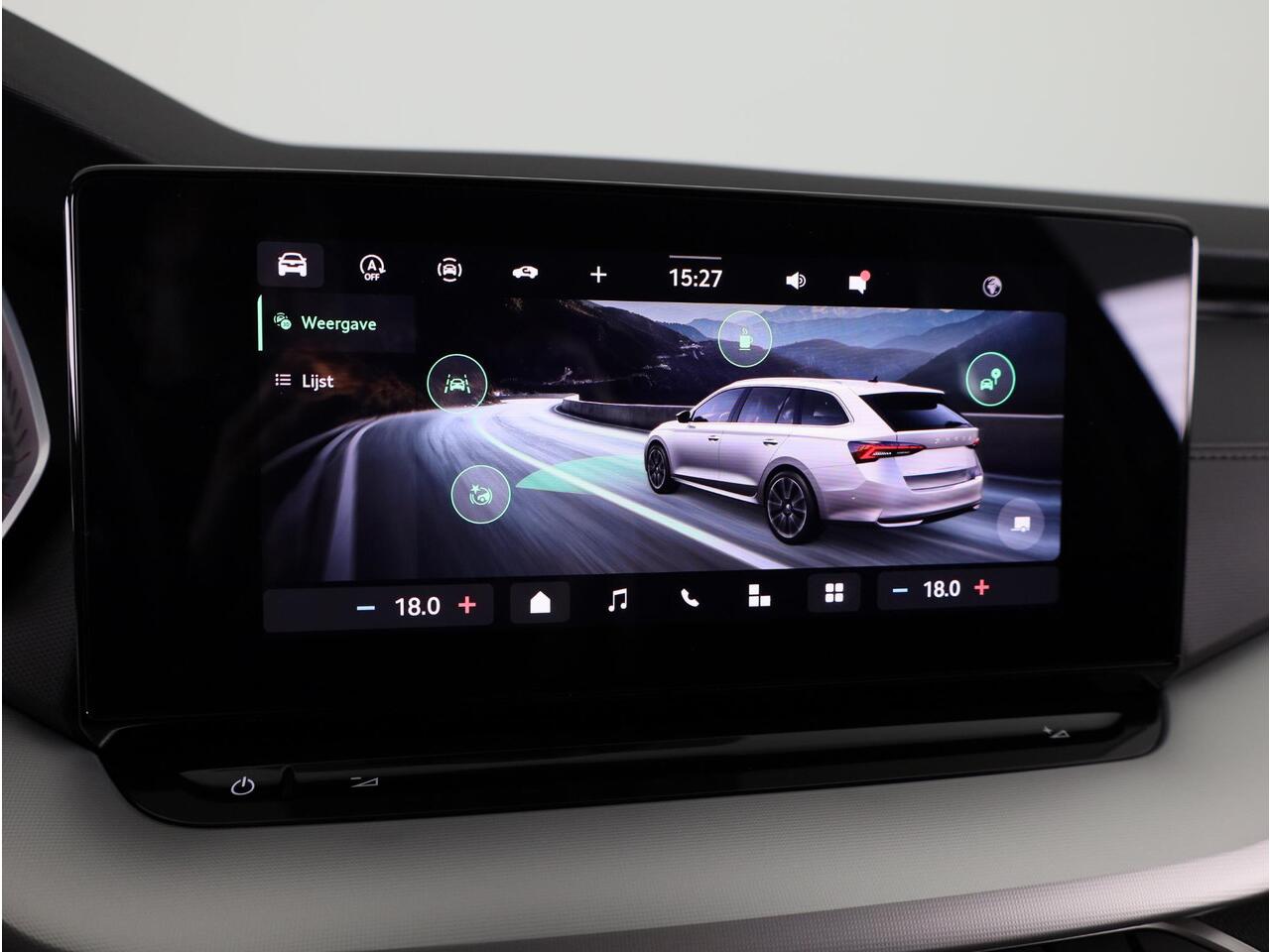 Skoda OCTAVIA Combi Business Edition m-HEV 1.5 TSI 115 pk 7 versn. DSG Navigatie via app | Trekhaak wegklapbaar | Getint glas achter |