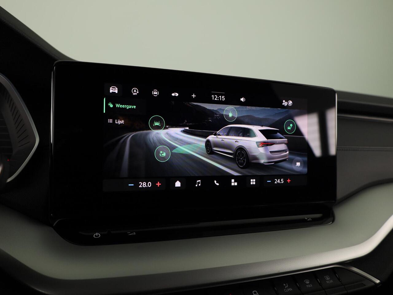 Skoda OCTAVIA Combi Business Edition m-HEV 1.5 TSI 115 pk 7 versn. DSG | Sunset | Wegklapbare trekhaak | 18 inch lichtmetalen velgen Vega Aero zwart