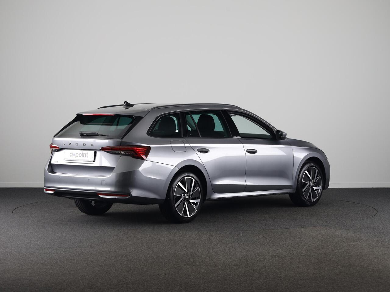 Skoda OCTAVIA Combi Business Edition m-HEV 1.5 TSI 115 pk 7 versn. DSG | Sunset | Wegklapbare trekhaak | 18 inch lichtmetalen velgen Vega Aero zwart