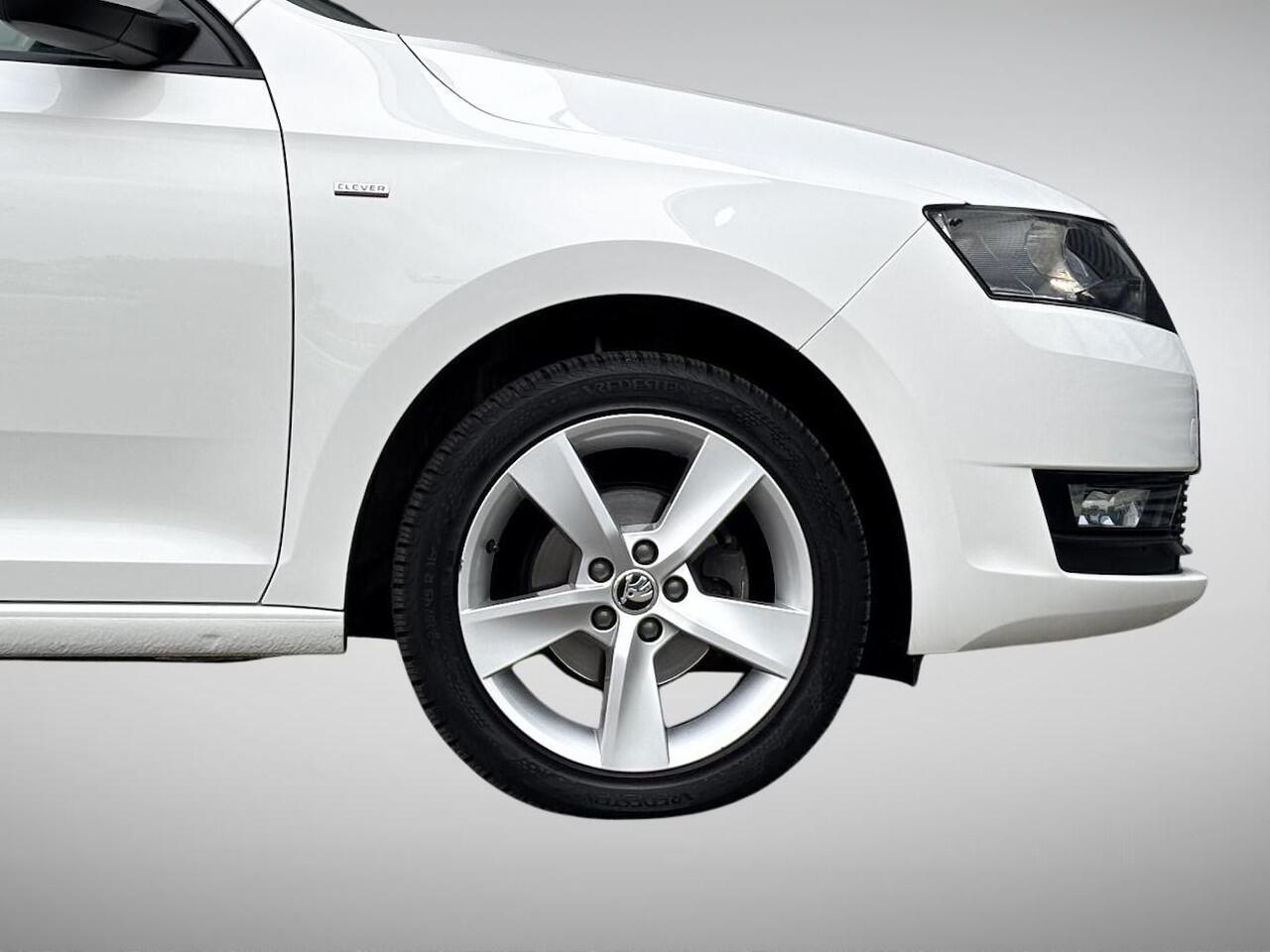 Skoda RAPID Spaceback 1.0 TSI Greentech Clever | Trekhaak | Navigatie | Stoelverwarming | Cruise & Climate Control | Park. Sensor | DAB | Rijklaarprijs!