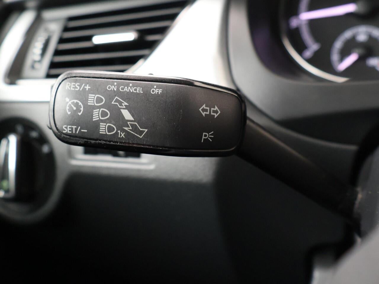 Skoda RAPID Spaceback 1.0 TSI Greentech Drive | 95 PK | Automaat | Multifunctioneel stuurwiel | Cruisecontrol | Stoelverwarming |