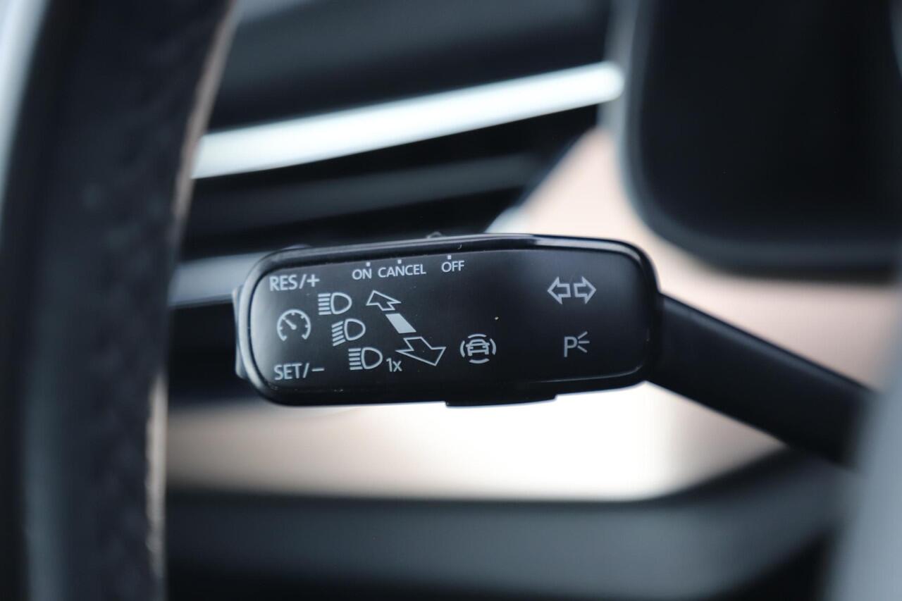 Skoda SCALA 1.0 TSI Style 116PK Navigatie Carplay Android Clima Cruise 16 inch LMV Parkeersensor