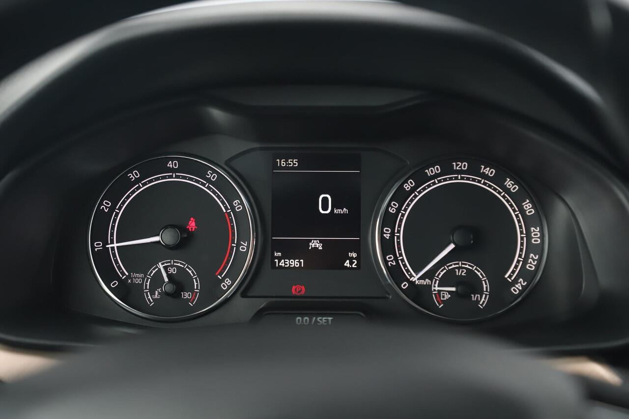 Skoda SCALA 1.0 TSI Style 116PK Navigatie Carplay Android Clima Cruise 16 inch LMV Parkeersensor