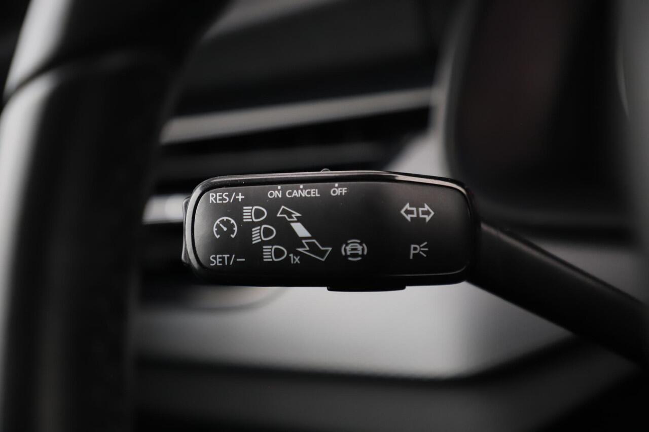 Skoda SCALA 1.0 TSI Ambition 116PK Carplay Android Navigatie Airco Cruise Lane Assist 17 inch LMV