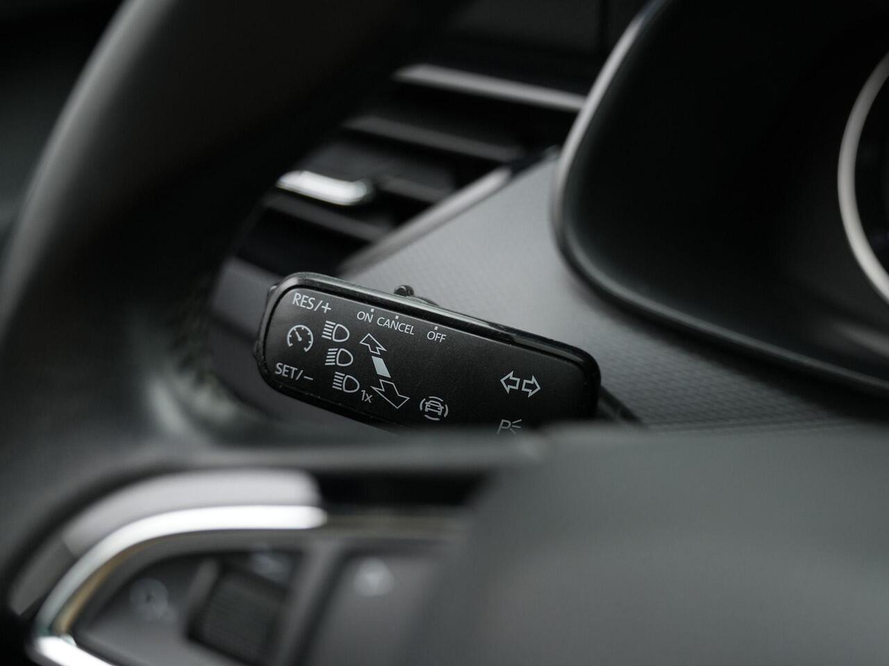 Skoda SCALA 1.0 TSI 115 pk Ambition | Trekhaak | Parkeersensoren achter | Carplay | Cruise Control