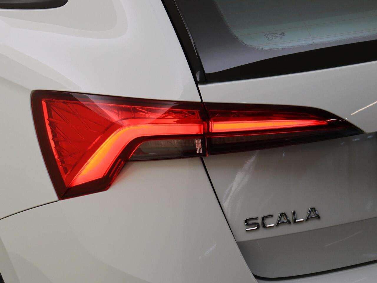 Skoda SCALA 1.0 TSI Style | Virtual cockpit | Cruise control | Navigatie | Climate control | Groot multimedia scherm | CarPlay | Keyless start |