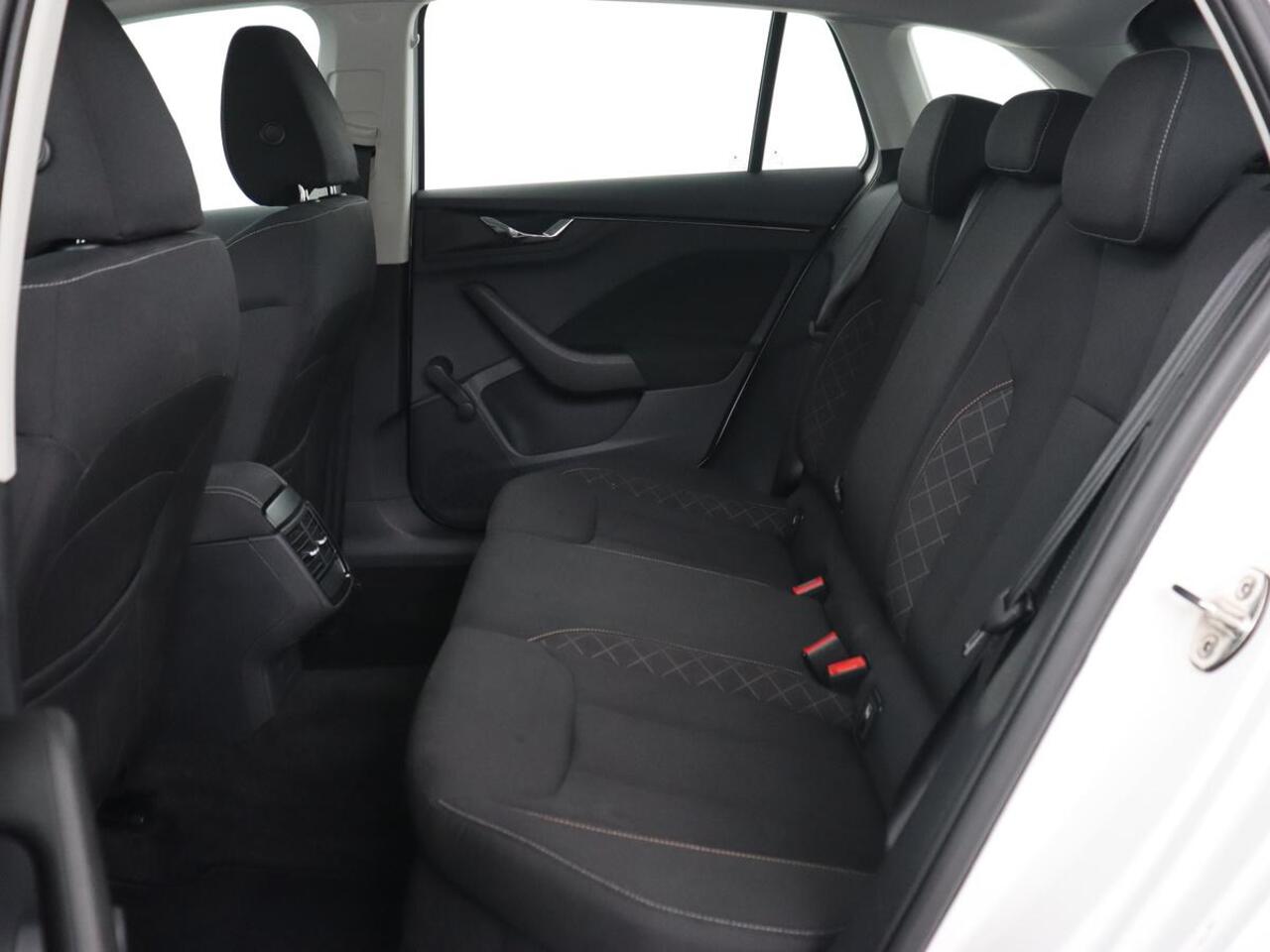 Skoda SCALA 1.0 TSI Ambition | Carplay | Full LED | Cruise control | Airco | Bluetooth | DAB