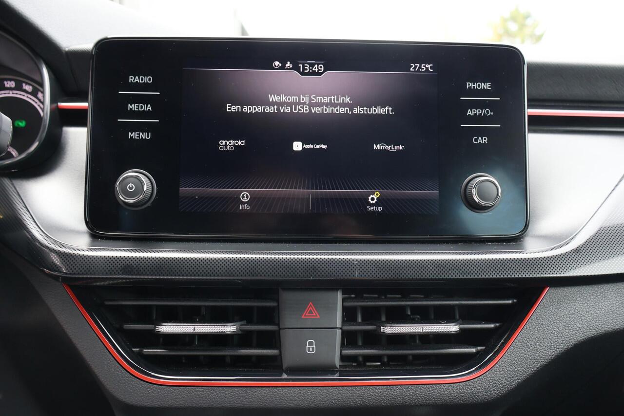 Skoda SCALA 1.5 Sport Business 1e Eigenaar | NL-Auto | Volledig Onderh | BTW | Klapbare Trekhaak | Camera | Donkere Hemel | Carplay | Full Led | Cruise | Bots waarschuwing | Full Led